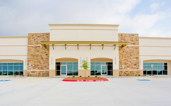 320 Barnes Dr, San Marcos, TX 78666
